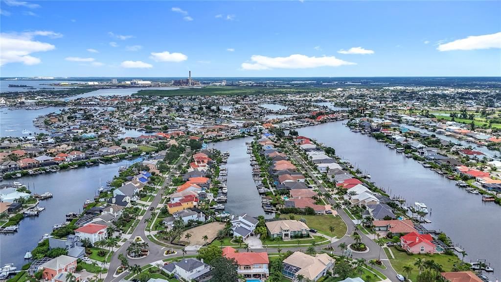 Activo con contrato: $400,000 (0.24 acres)