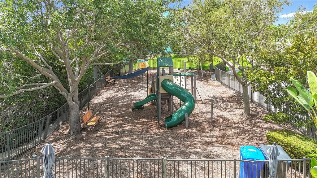 Activo con contrato: $400,000 (0.24 acres)