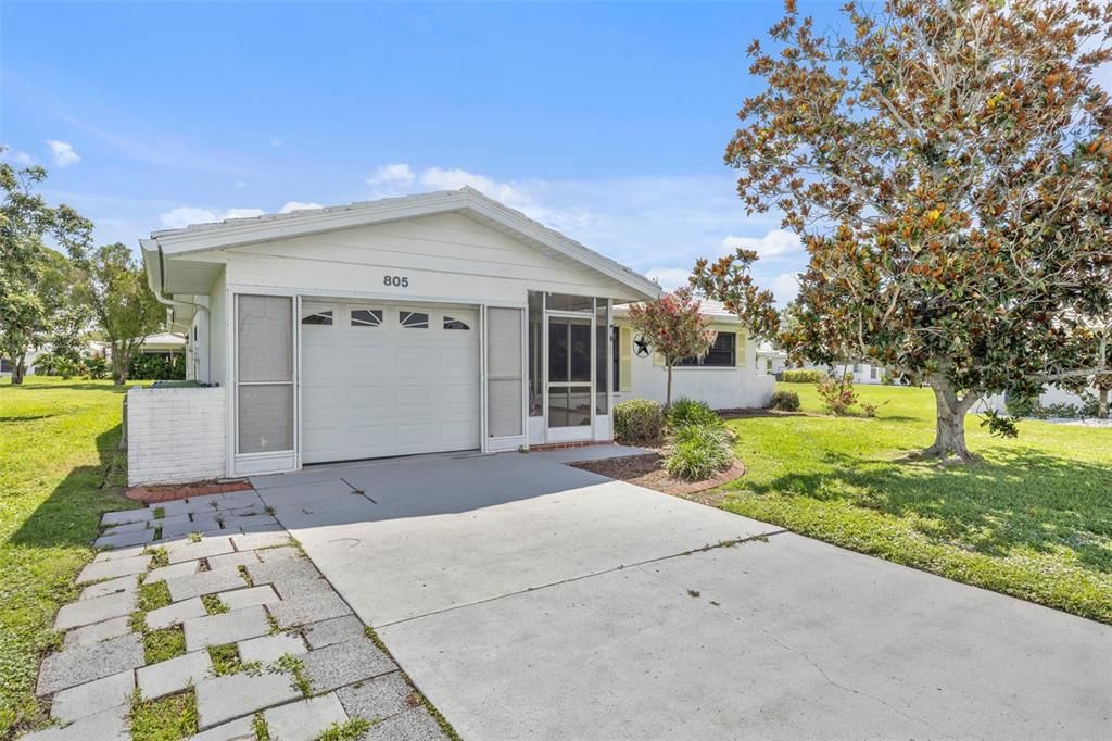 Active With Contract: $189,000 (2 beds, 2 baths, 1464 Square Feet)