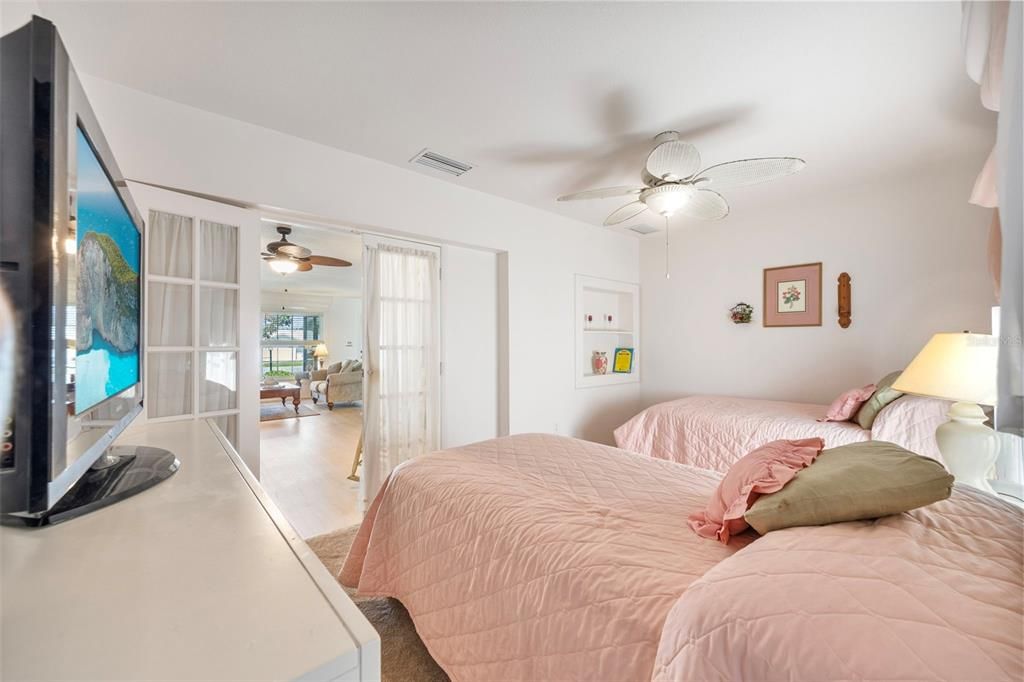 Active With Contract: $189,000 (2 beds, 2 baths, 1464 Square Feet)