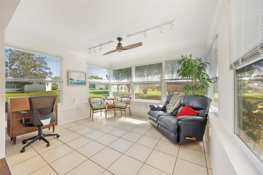 Active With Contract: $189,000 (2 beds, 2 baths, 1464 Square Feet)