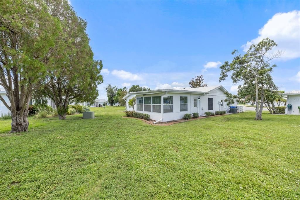 Active With Contract: $189,000 (2 beds, 2 baths, 1464 Square Feet)