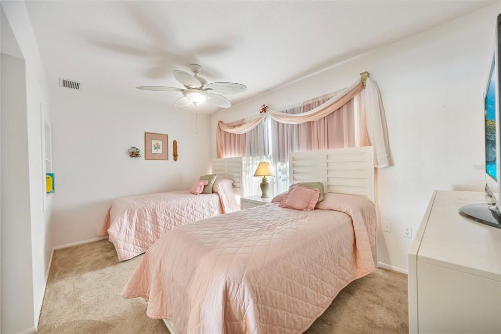 Active With Contract: $189,000 (2 beds, 2 baths, 1464 Square Feet)