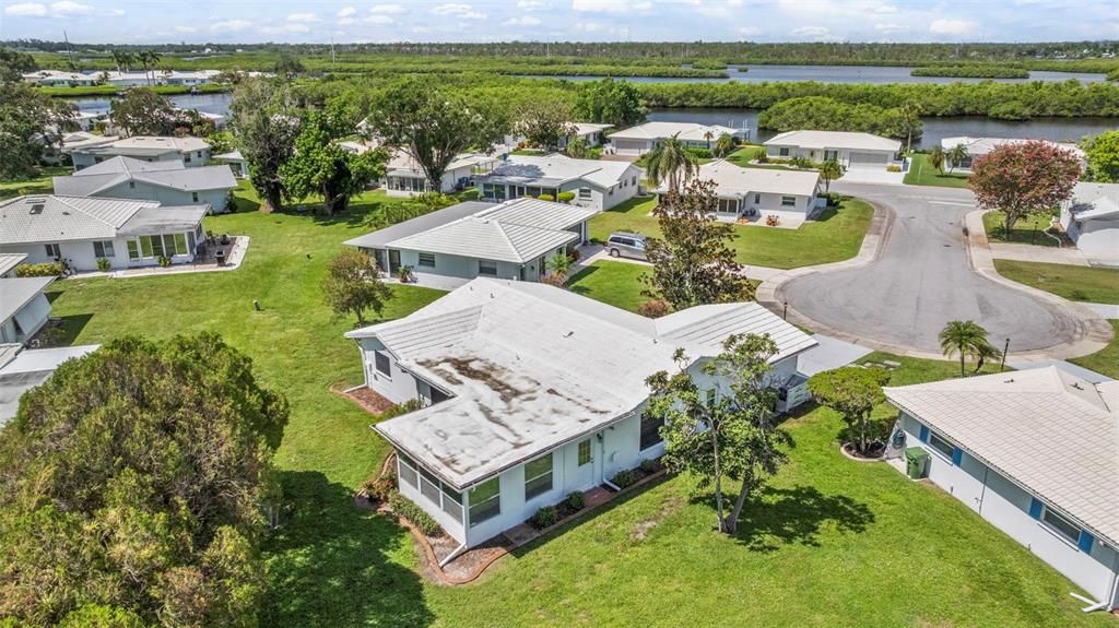 Active With Contract: $189,000 (2 beds, 2 baths, 1464 Square Feet)