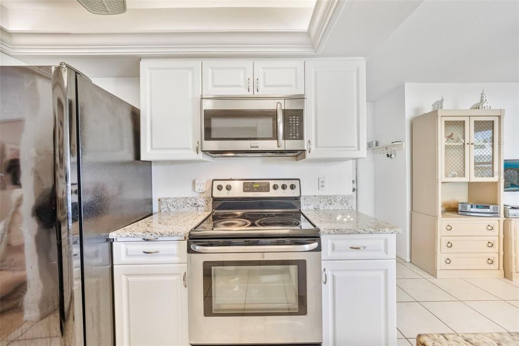 Active With Contract: $189,000 (2 beds, 2 baths, 1464 Square Feet)