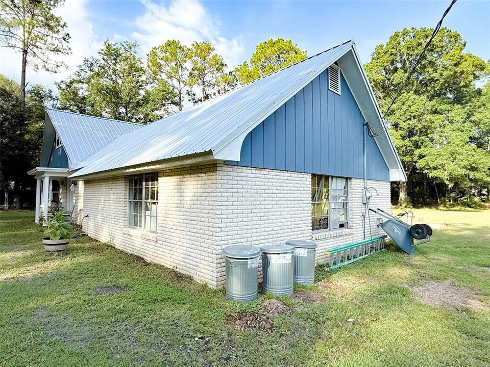 На продажу: $299,900 (3 спален, 2 ванн, 1756 Квадратных фут)