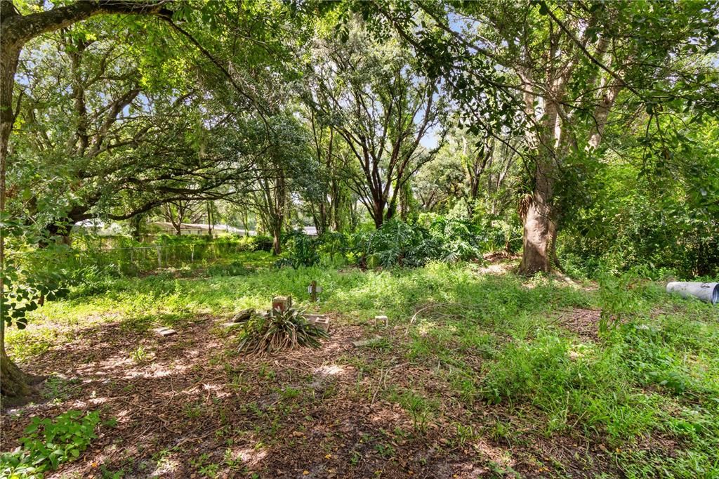 合同活跃: $149,999 (2 贝兹, 1 浴室, 968 平方英尺)