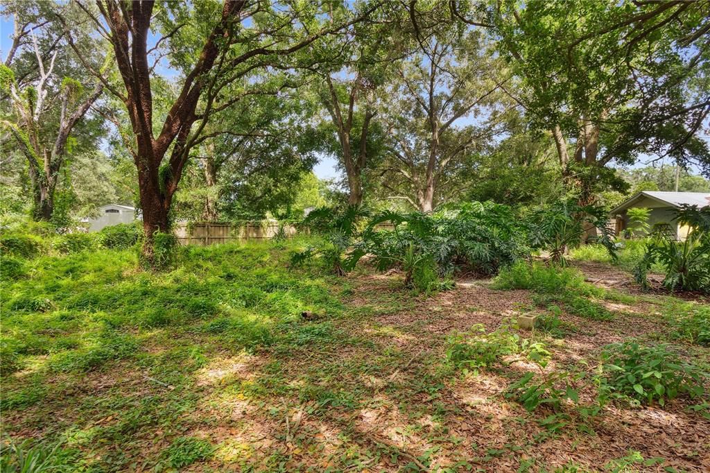 合同活跃: $149,999 (2 贝兹, 1 浴室, 968 平方英尺)