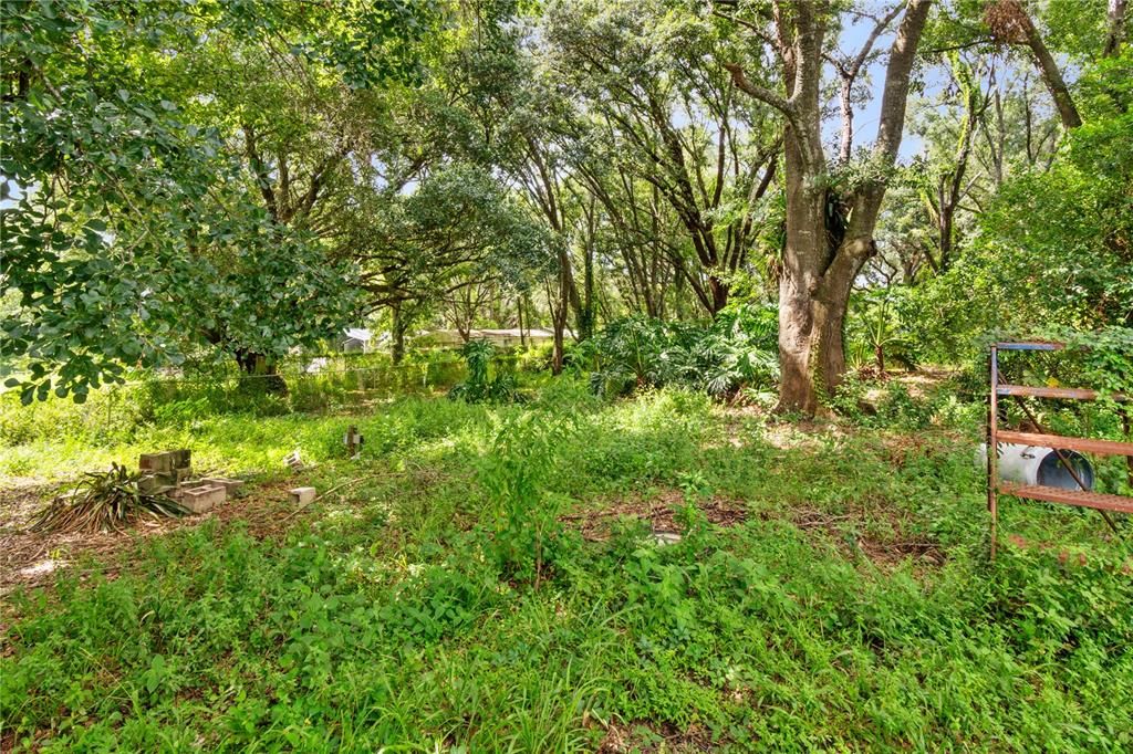 合同活跃: $149,999 (2 贝兹, 1 浴室, 968 平方英尺)