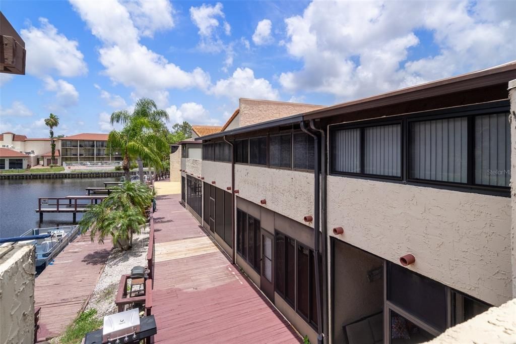 For Rent: $2,800 (2 beds, 2 baths, 975 Square Feet)