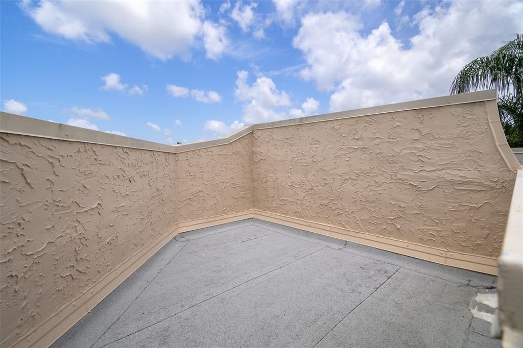 For Rent: $2,800 (2 beds, 2 baths, 975 Square Feet)