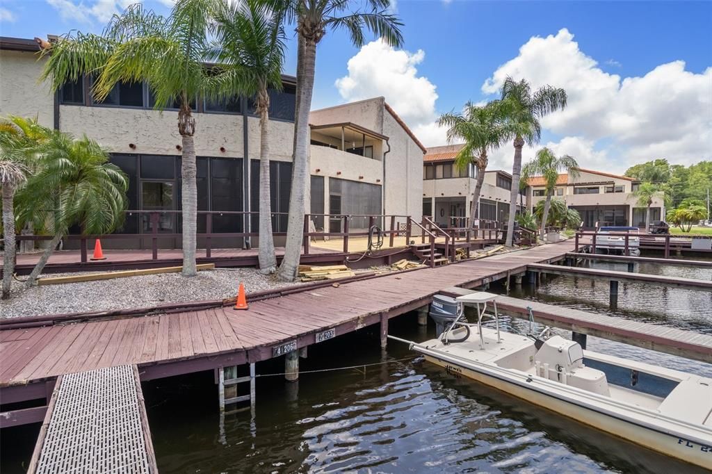 For Rent: $2,800 (2 beds, 2 baths, 975 Square Feet)