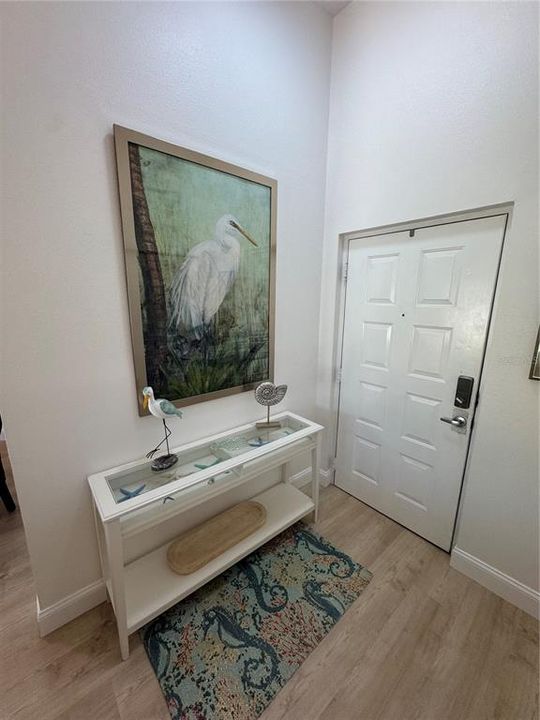 For Rent: $2,800 (2 beds, 2 baths, 975 Square Feet)