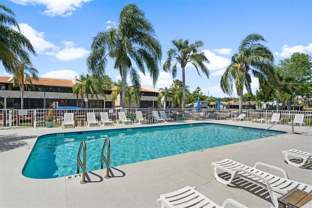 For Rent: $2,800 (2 beds, 2 baths, 975 Square Feet)