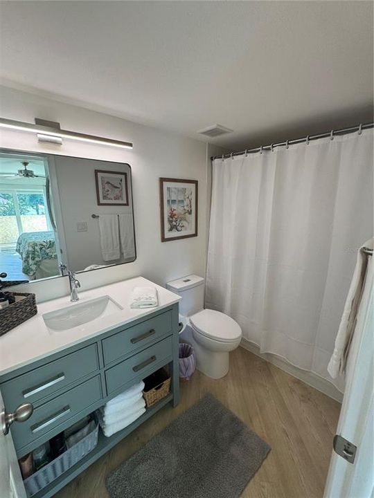 For Rent: $2,800 (2 beds, 2 baths, 975 Square Feet)