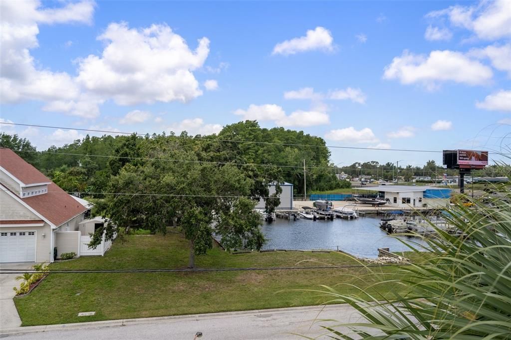 For Rent: $2,800 (2 beds, 2 baths, 975 Square Feet)