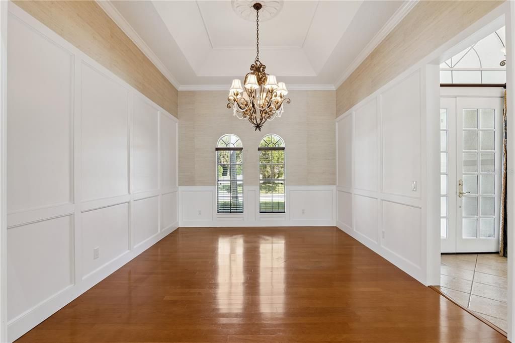 Под контрактом: $1,125,000 (4 спален, 3 ванн, 3318 Квадратных фут)