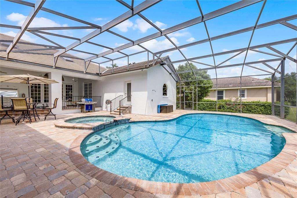 Под контрактом: $1,125,000 (4 спален, 3 ванн, 3318 Квадратных фут)