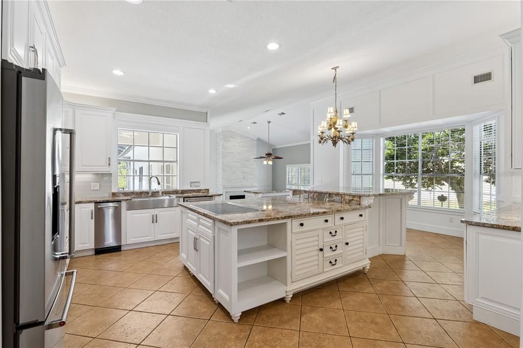 Под контрактом: $1,125,000 (4 спален, 3 ванн, 3318 Квадратных фут)