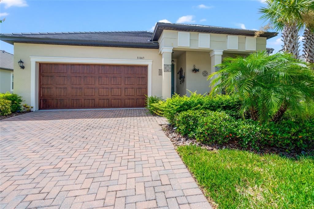 Recently Sold: $340,000 (2 beds, 2 baths, 1683 Square Feet)