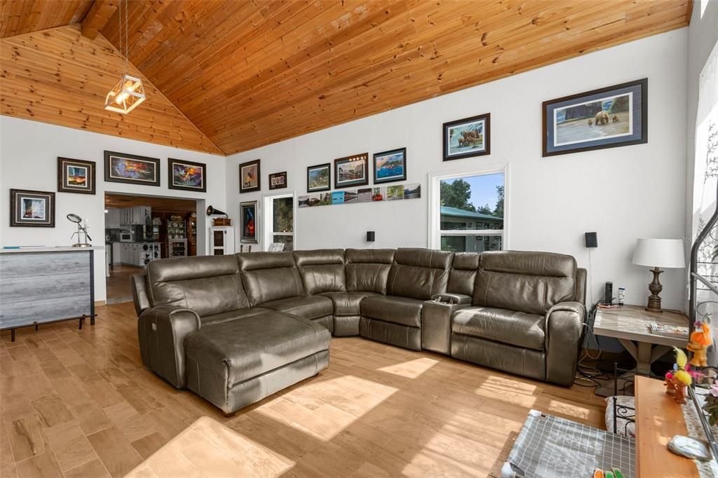 En Venta: $850,000 (3 camas, 2 baños, 3286 Pies cuadrados)