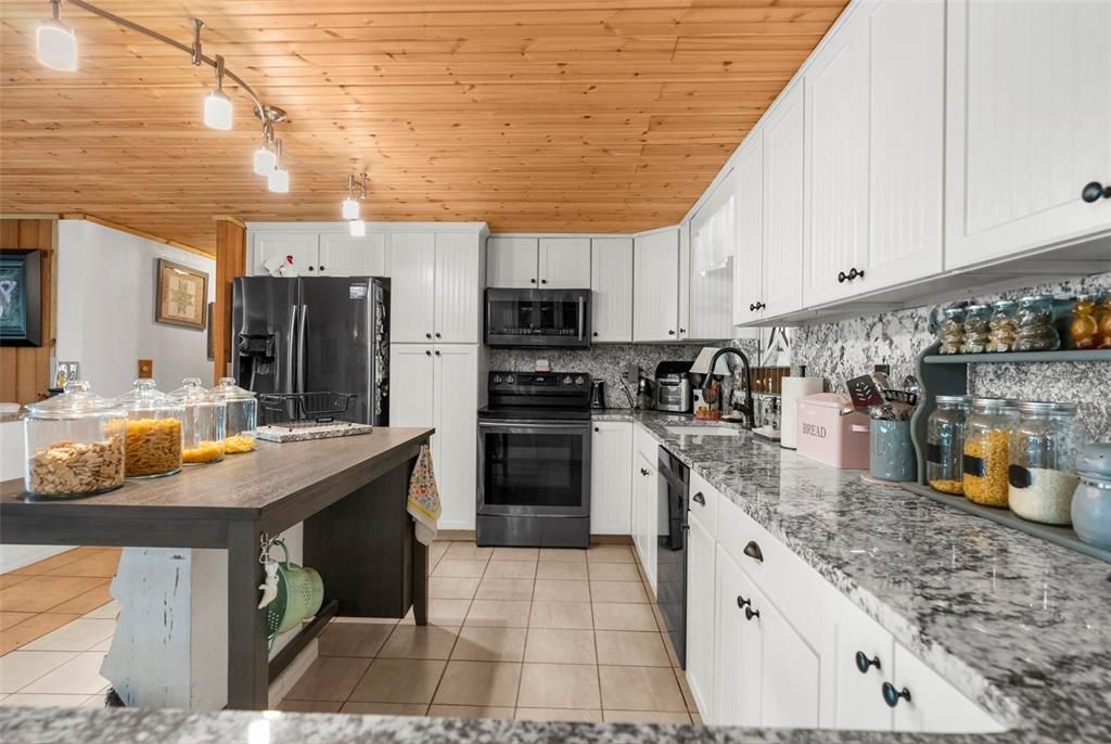 En Venta: $850,000 (3 camas, 2 baños, 3286 Pies cuadrados)