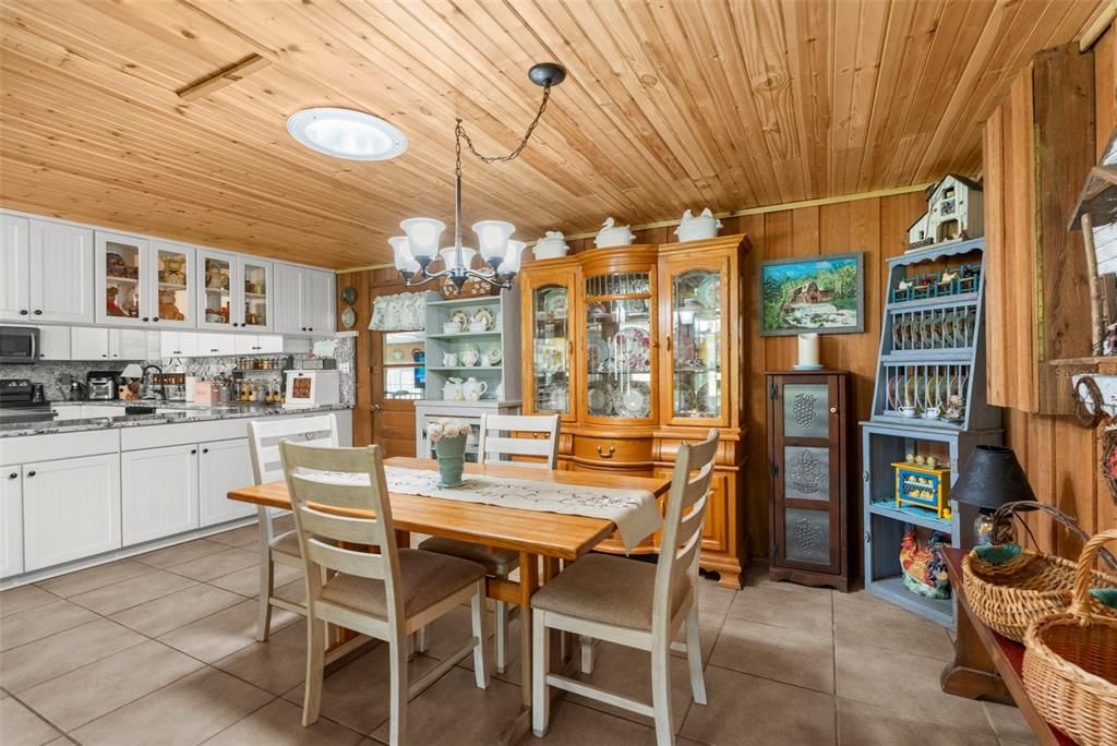 En Venta: $850,000 (3 camas, 2 baños, 3286 Pies cuadrados)