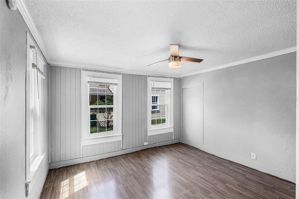 出租: $950 (2 贝兹, 1 浴室, 700 平方英尺)