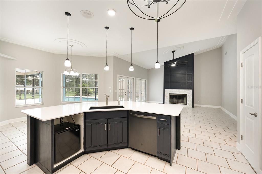 На продажу: $715,000 (4 спален, 2 ванн, 2540 Квадратных фут)