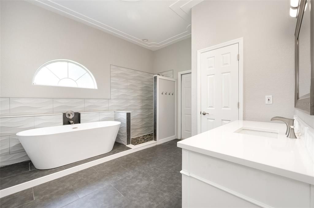 На продажу: $715,000 (4 спален, 2 ванн, 2540 Квадратных фут)