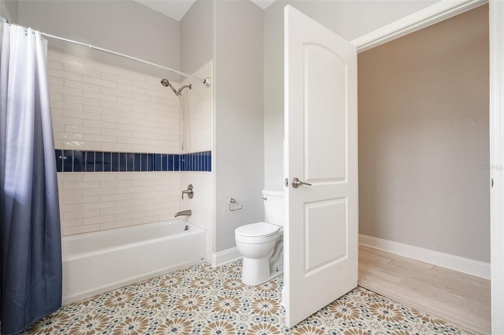 На продажу: $715,000 (4 спален, 2 ванн, 2540 Квадратных фут)