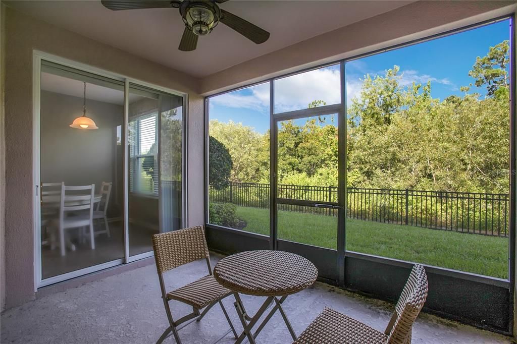 合同活跃: $1,700 (2 贝兹, 2 浴室, 1435 平方英尺)