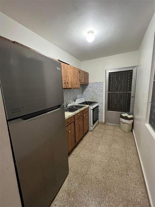 Active With Contract: $319,000 (4 beds, 2 baths, 2800 Square Feet)