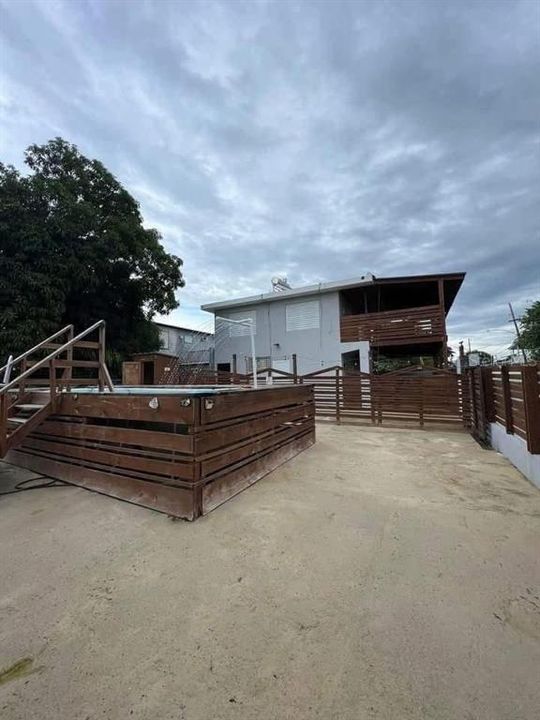 Active With Contract: $319,000 (4 beds, 2 baths, 2800 Square Feet)