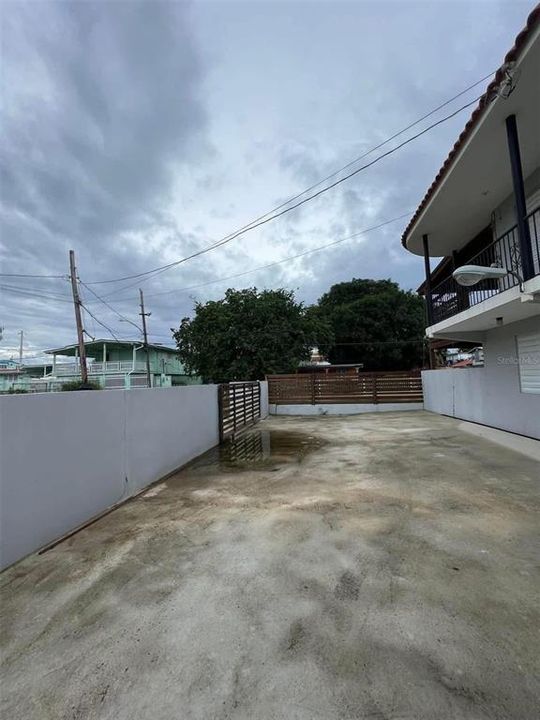 Active With Contract: $319,000 (4 beds, 2 baths, 2800 Square Feet)