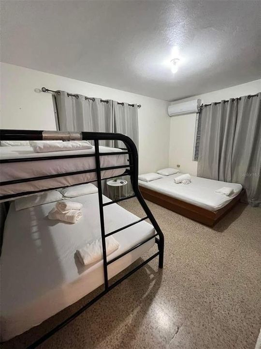 Active With Contract: $319,000 (4 beds, 2 baths, 2800 Square Feet)