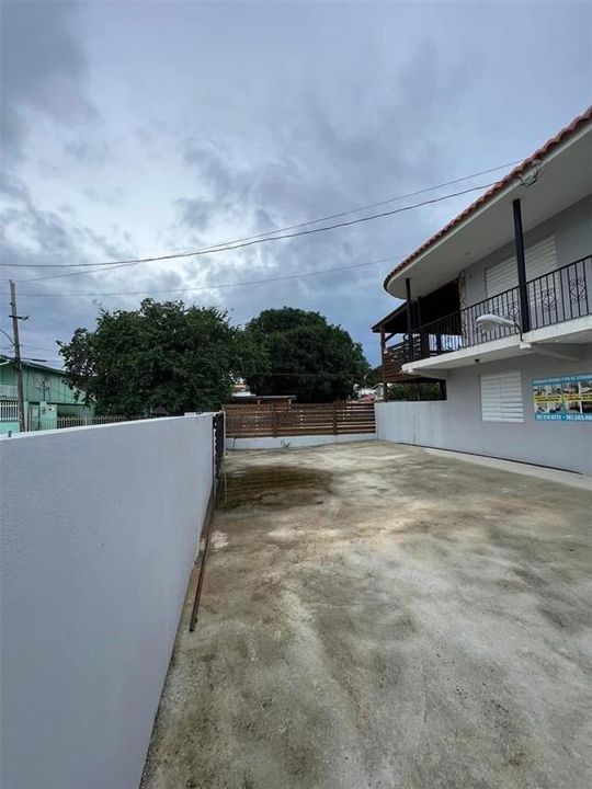 Active With Contract: $319,000 (4 beds, 2 baths, 2800 Square Feet)