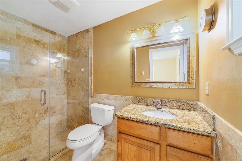 合同活跃: $320,000 (3 贝兹, 2 浴室, 1132 平方英尺)