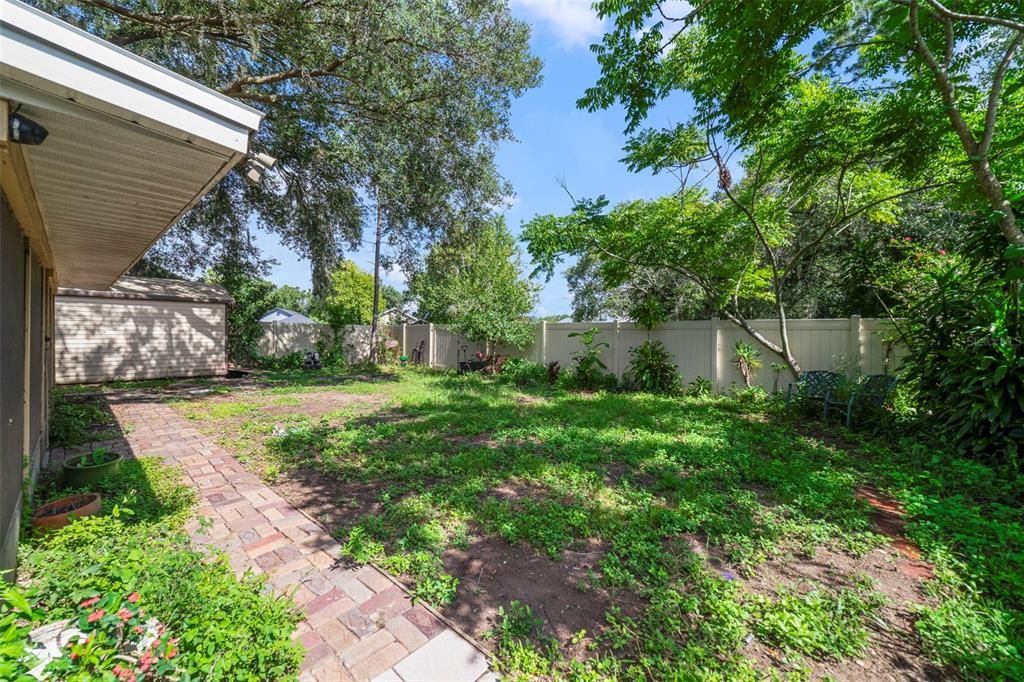 合同活跃: $320,000 (3 贝兹, 2 浴室, 1132 平方英尺)