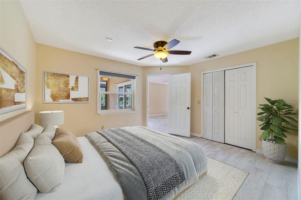 合同活跃: $320,000 (3 贝兹, 2 浴室, 1132 平方英尺)