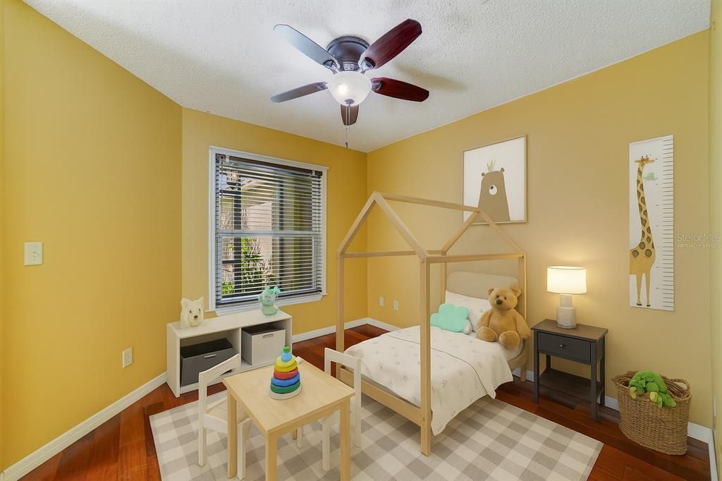 合同活跃: $320,000 (3 贝兹, 2 浴室, 1132 平方英尺)