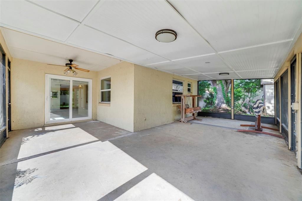 合同活跃: $320,000 (3 贝兹, 2 浴室, 1132 平方英尺)