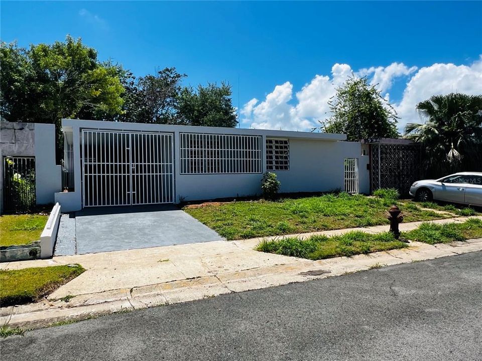 Недавно продано: $165,000 (4 спален, 3 ванн, 1350 Квадратных фут)