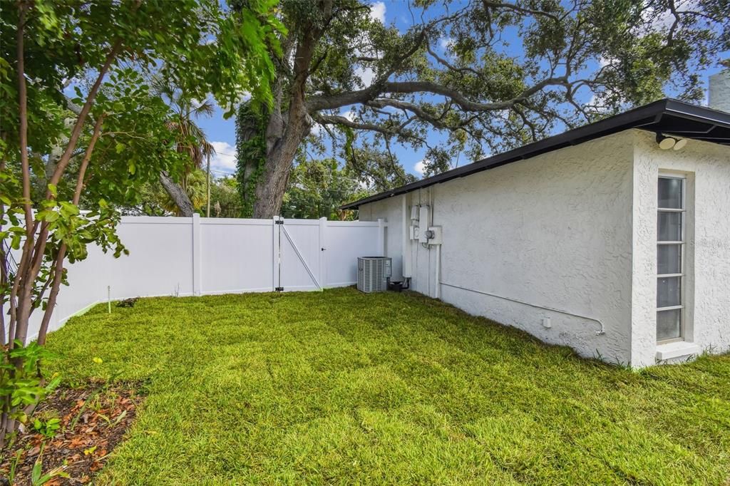 Active With Contract: $730,000 (4 beds, 3 baths, 2489 Square Feet)