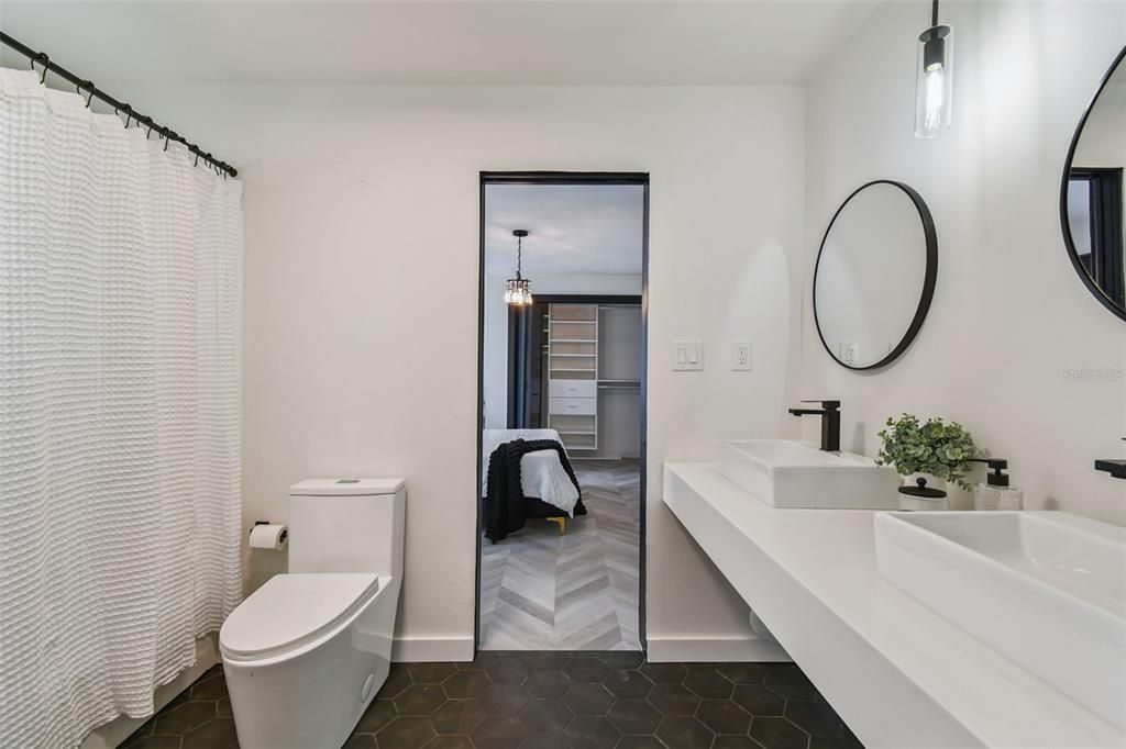 Active With Contract: $730,000 (4 beds, 3 baths, 2489 Square Feet)