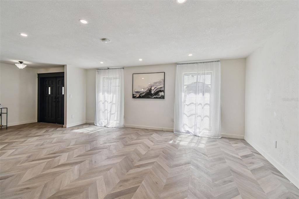 Active With Contract: $730,000 (4 beds, 3 baths, 2489 Square Feet)