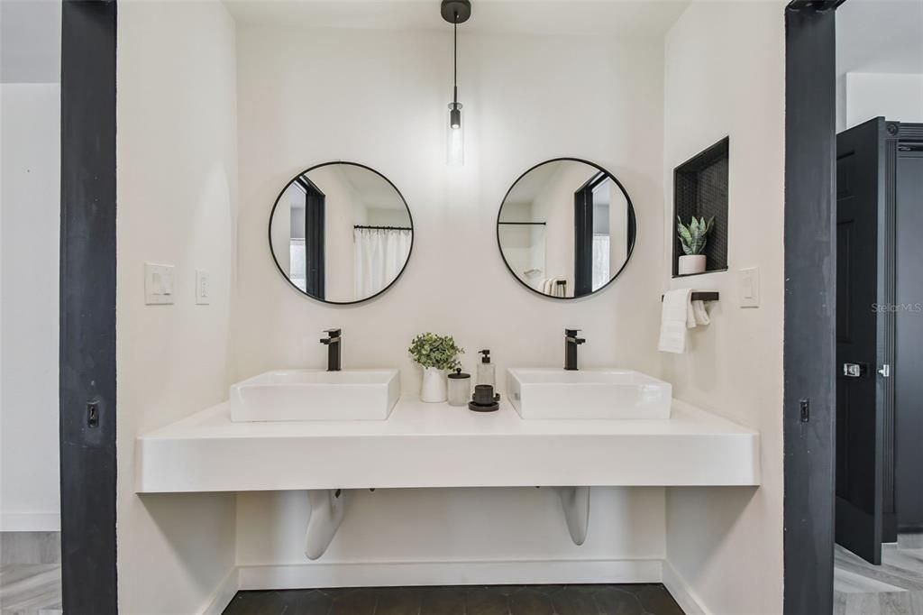 Active With Contract: $730,000 (4 beds, 3 baths, 2489 Square Feet)