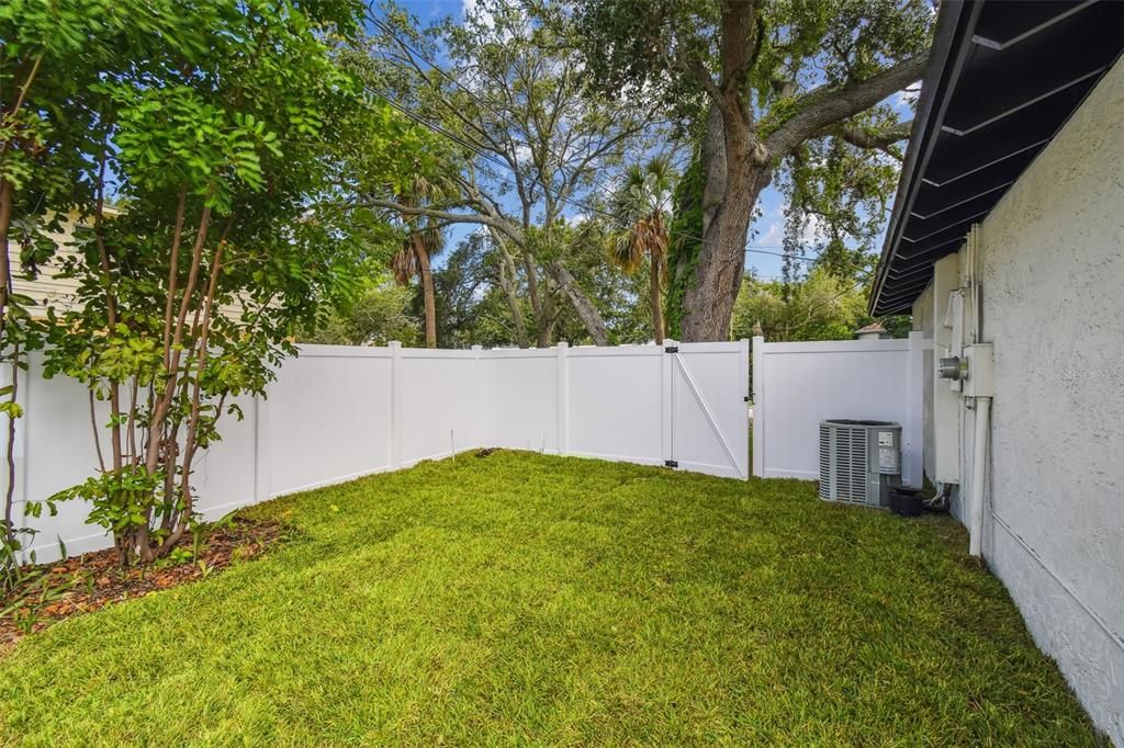 Active With Contract: $730,000 (4 beds, 3 baths, 2489 Square Feet)