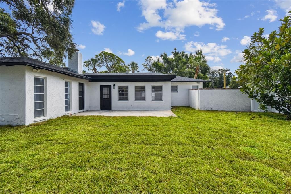 Active With Contract: $730,000 (4 beds, 3 baths, 2489 Square Feet)