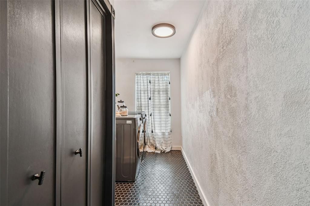 Active With Contract: $730,000 (4 beds, 3 baths, 2489 Square Feet)